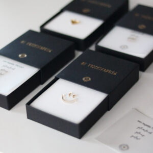 tegeltje troost in vier designs in luxe geschenkverpakking troostcadeau voor in de brievenbus