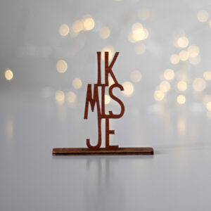 troosttekst ik mis je uitgevoerd in hout en verpakt in een luxe cadeaudoosje stuur deze troostzin als lief troostgeschenk bijvoorbeeld bij een uitvaart